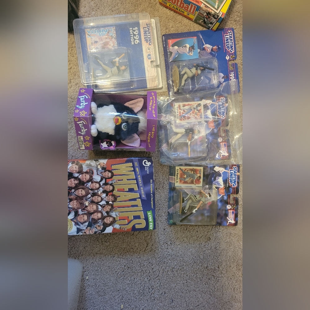 Collection of vintage collectibles